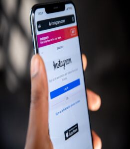 class="img-responsive